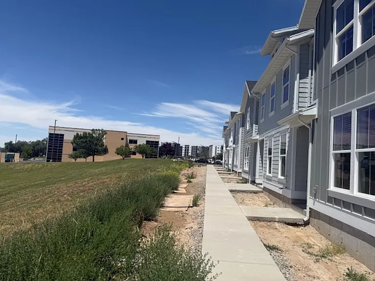 968 S Swoop Dr — Photo 2