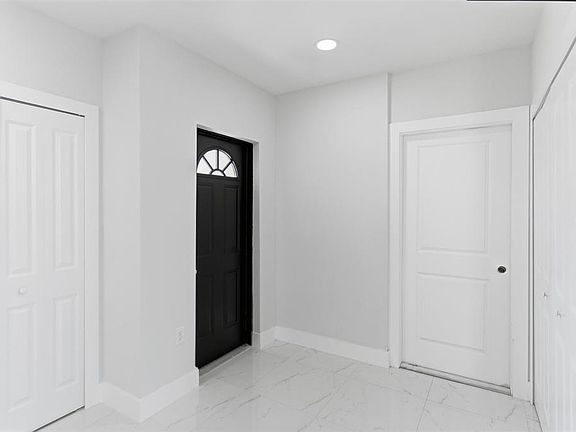 5th image of 107 E 15th St