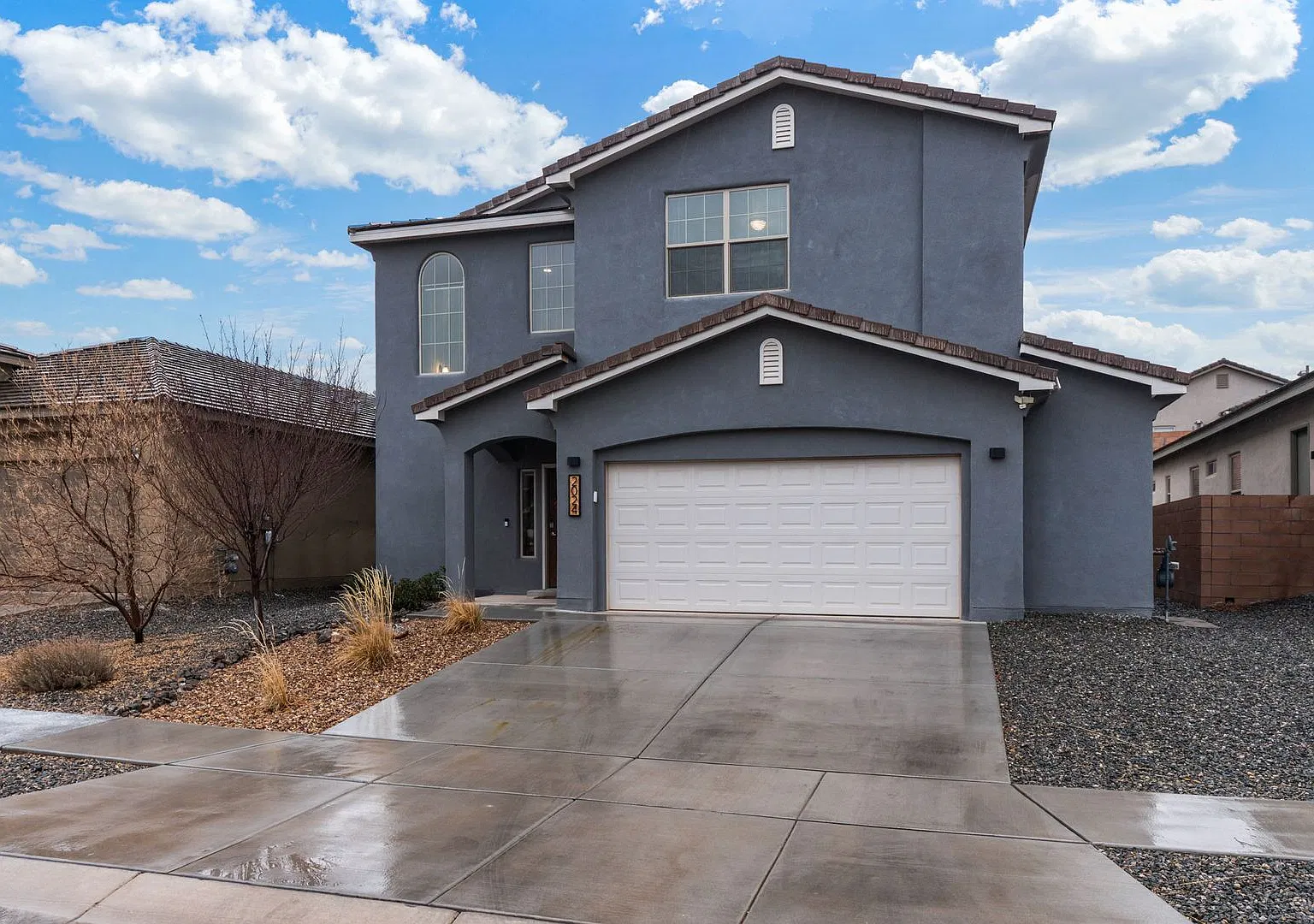 Beautiful 4 bedroom 3 bath home — Photo 2