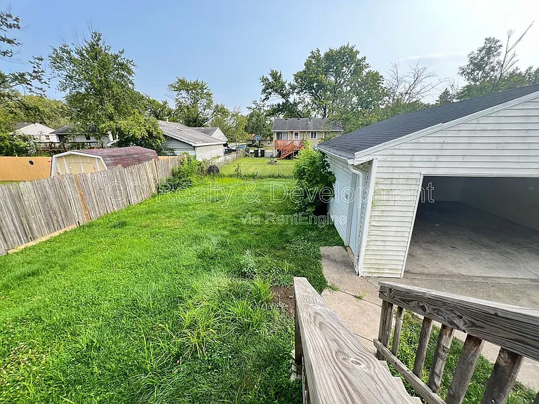 206 E Center St — Photo 26