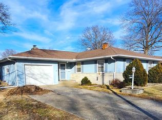 1 Bermuda Ln, Granite City, IL 62040