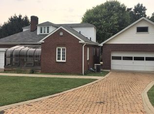 11 Stratford Rd, Wheeling, WV 26003