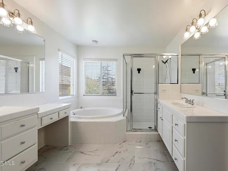 2946 Venezia Ln — Photo 20