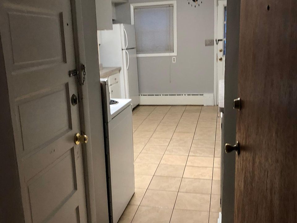 Entry way to apartment