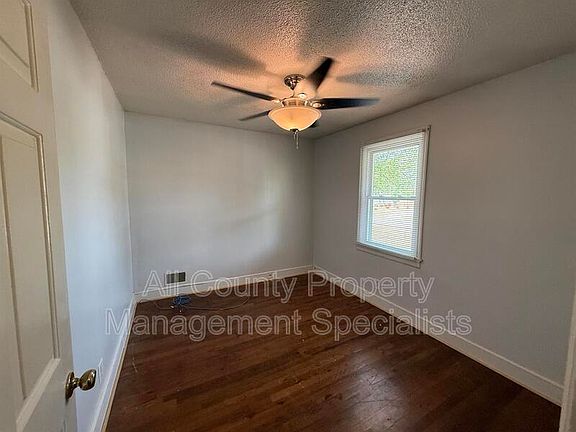 4th image of 123 Lanier Ave