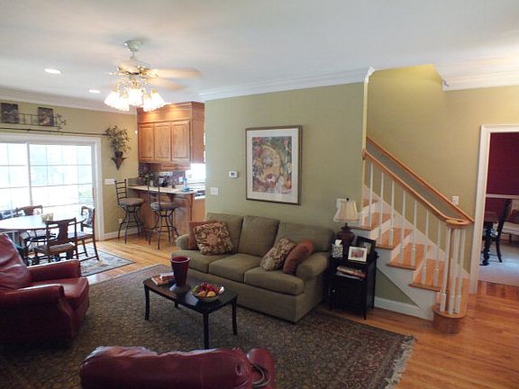 4th image of 2359 Falcon Hill Dr