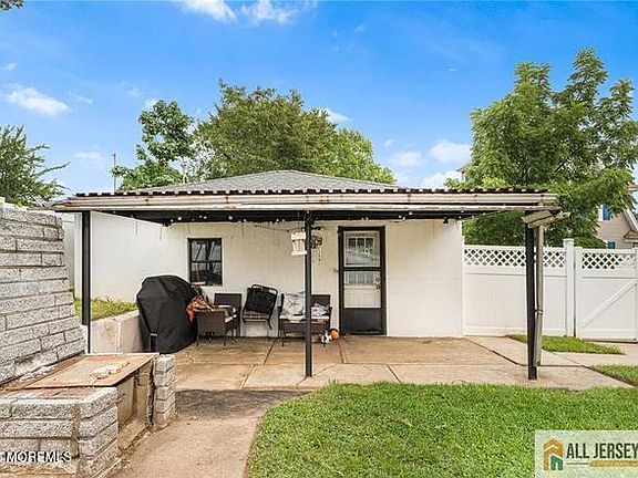 3rd image of 12 Vanderbilt Pl #2160