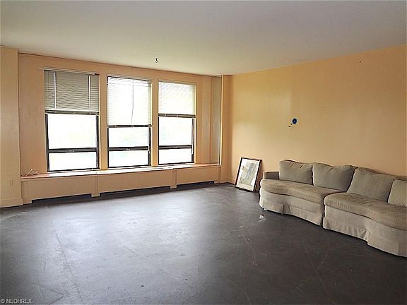 4th image of 1 Lake Shore Blvd Suite 411