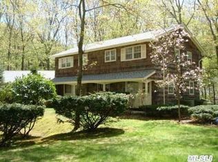 2 Gorham Ln, Dix Hills, NY 11746