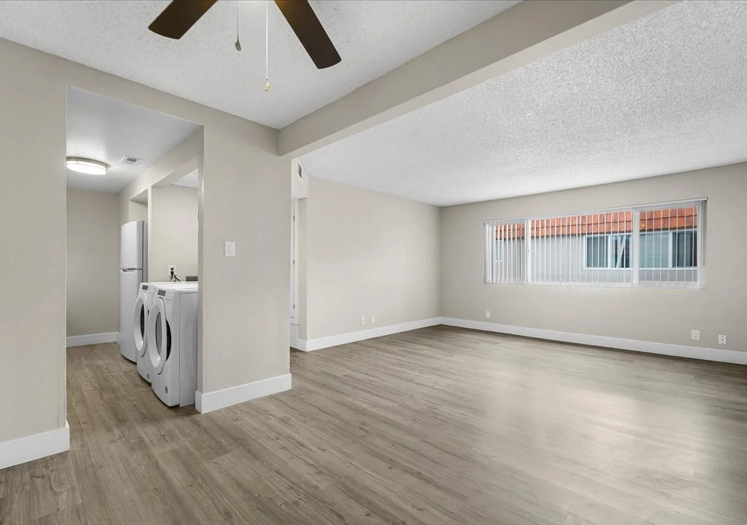 Sherwood Forest Apartments — Photo 2