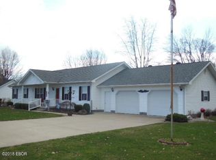 714 Shadwell Ave, Flora, IL 62839