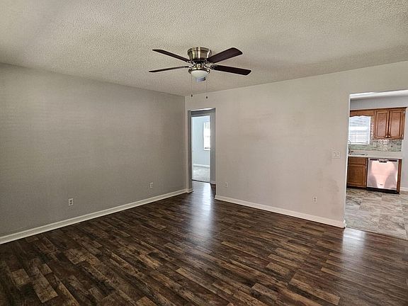 4th image of 1802 Highland Rd