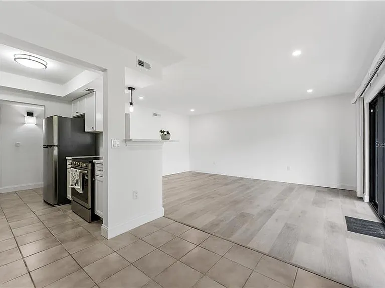 11525 8th Way N #509 — Photo 11