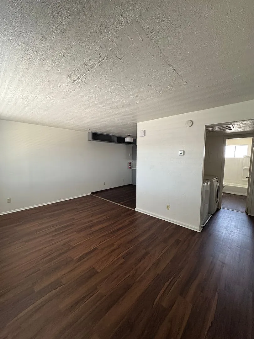 3208 E Almartin St — Photo 1