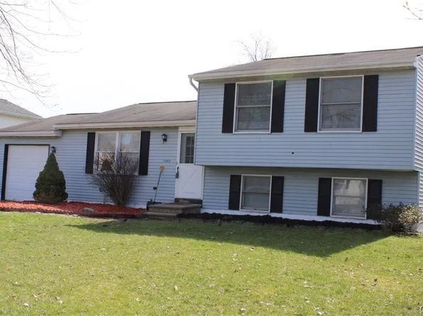 7582 Iris Ln, Liverpool, NY 13088