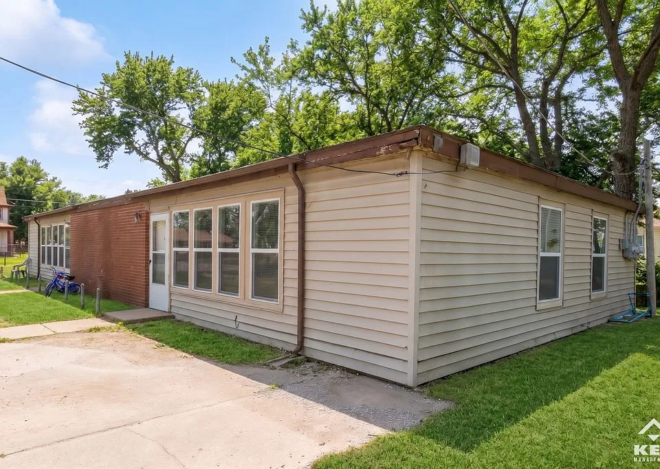 816 W Mentor Ave