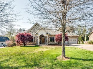 3043 Ninth Tee Dr, Newton, NC 28658