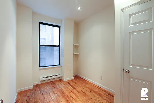 Rented by REZI | media 11