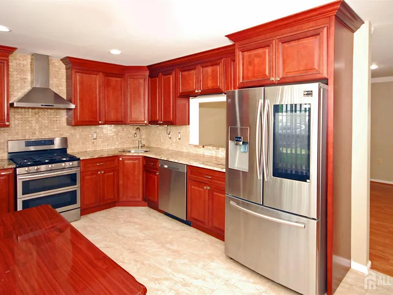 96 Brewster Cir — Photo 12