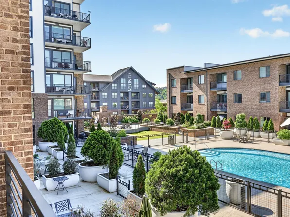 200 Manufacturers Rd APT 320, Chattanooga, TN 37405