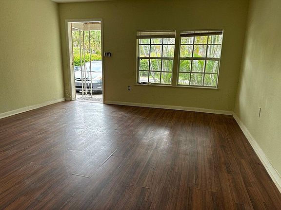 3rd image of 4740 Myrtle Drive