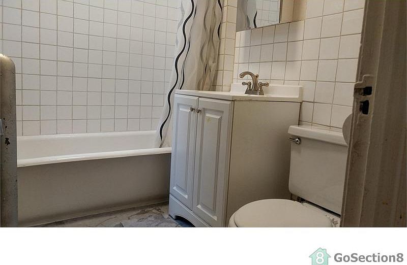 2nd image of 7302 S Vernon Ave Floor 1