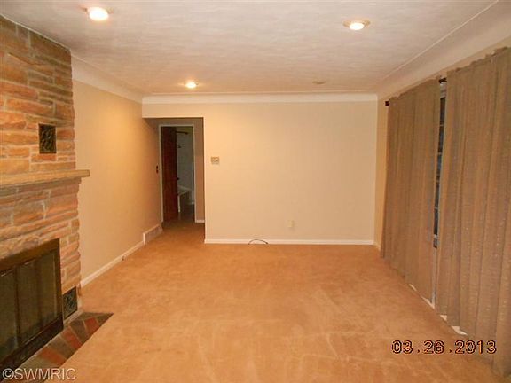 3rd image of 1721 Winters Dr