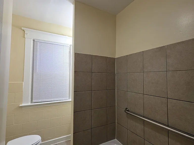 534 Whalley Ave #R1 — Photo 5