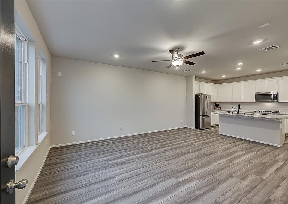 9431 Towne Lake Pkwy, Cypress, TX 77433 Zillow