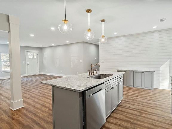 3rd image of 1384 Epworth St SW