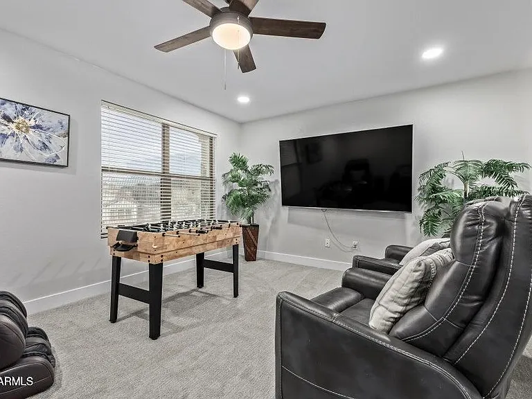 10617 W Daley Ln — Photo 15