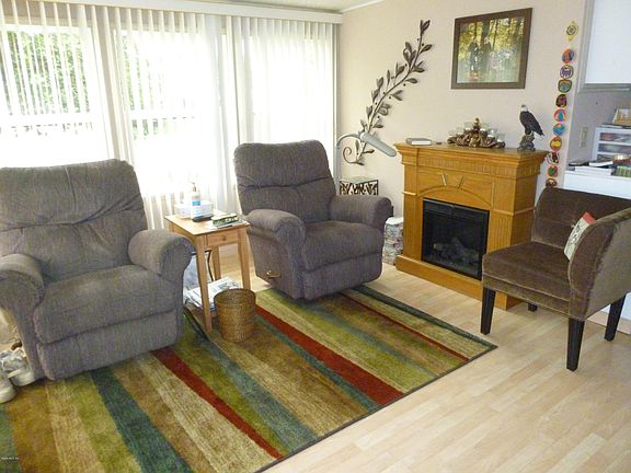 5th image of 9615 SE 167th Pl
