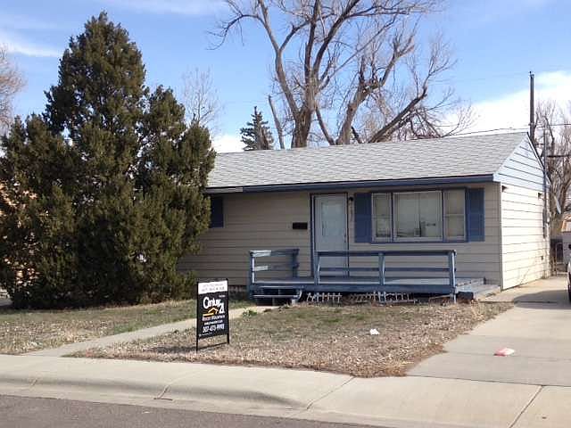 2nd image of 1537 Custer Ave