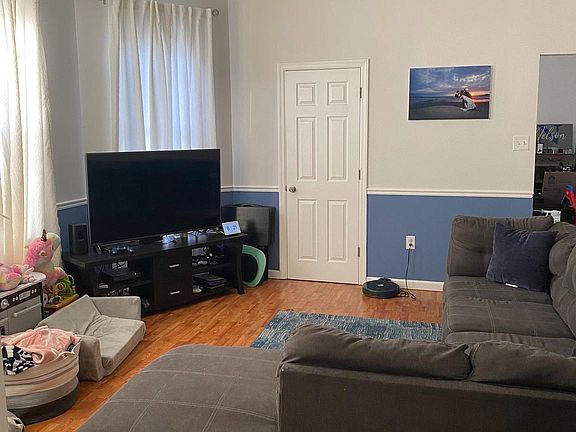 2nd image of 2155 Lexington Ave