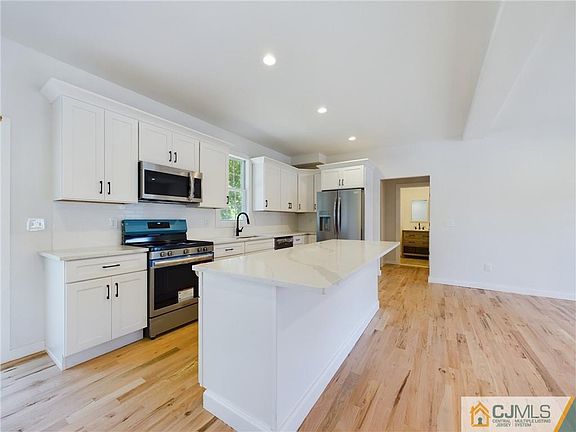 3rd image of 23 Elmwood Ter