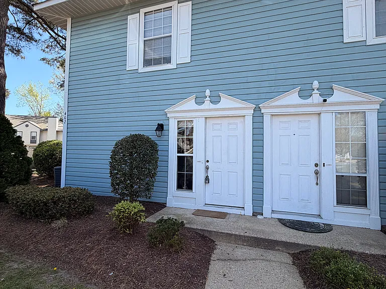 402 Chatterton Dr — Photo 1