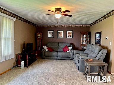 3310 Us Highway 136, Charlotte, IA 52731 | Zillow