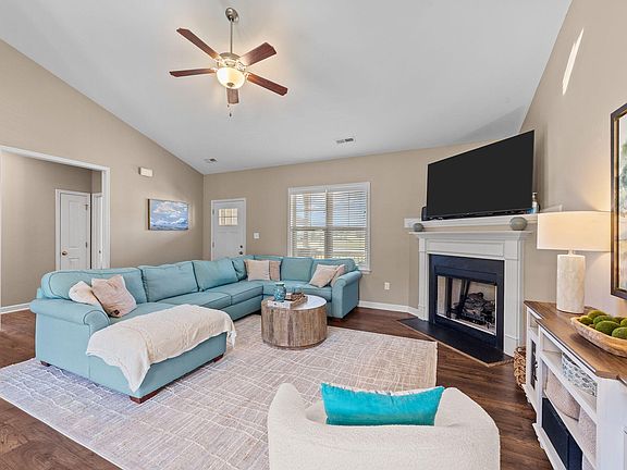 4th image of 196 Watersedge Ln