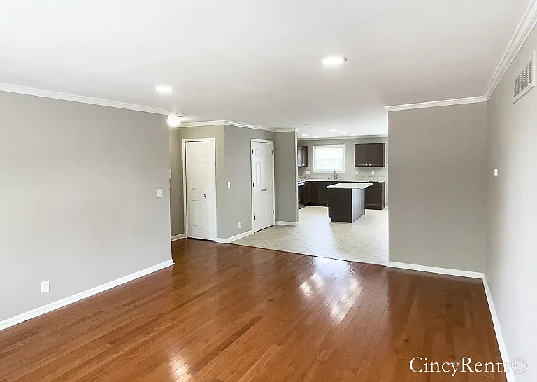 3695 Erie Ave #D — Photo 3