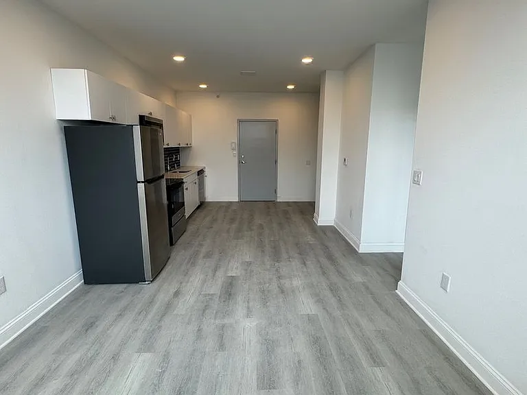 1600 West Hunting Park - Residential — Photo 8