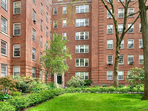 4th image of 1346 Midland Ave APT 6J