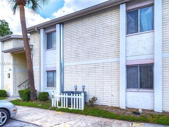 3rd image of 7914 Sierra Palm Pl Unit 202