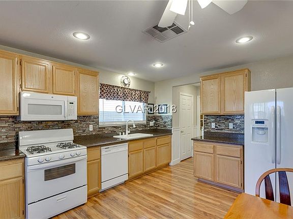 3rd image of 410 Columbia Pike Ave
