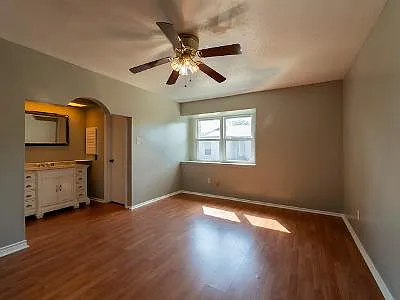 12865 Clarewood Dr — Photo 3