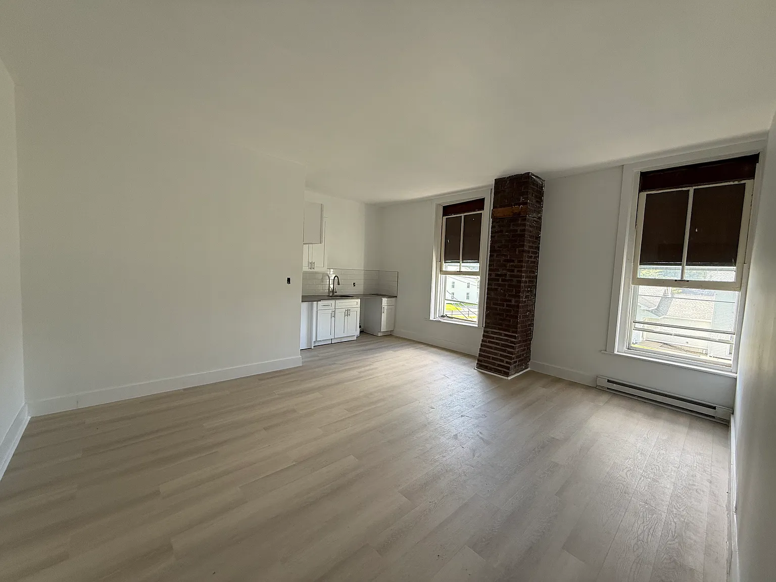 2 bed, 1200 sqft, $1,500 — Photo 2