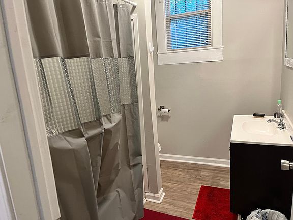 3rd image of 1007 Ward St #3