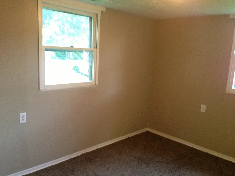 906 Eastwich Dr — Photo 6