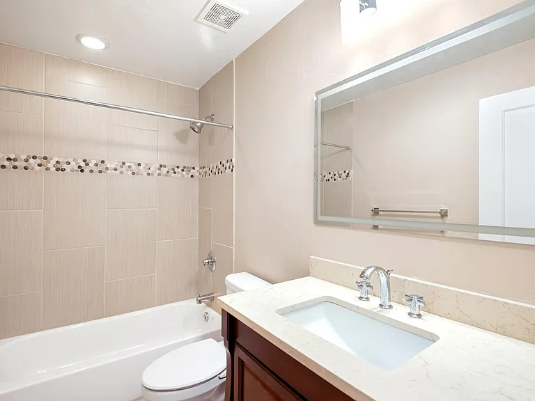 2605 N Milwaukee St — Photo 16
