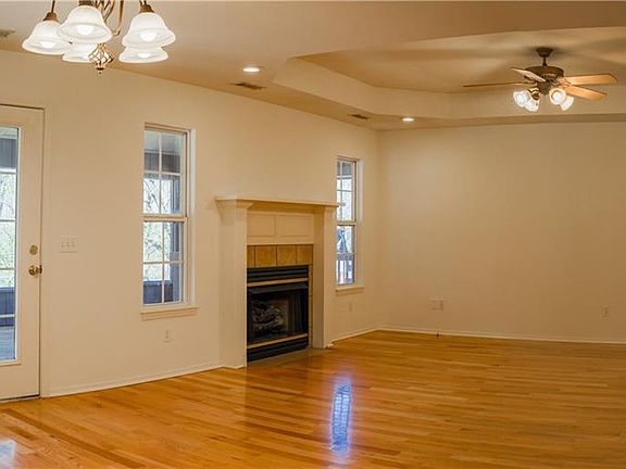 3rd image of 4 Worstead Ln