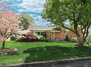 1495 Bonbar Rd, York, PA 17403